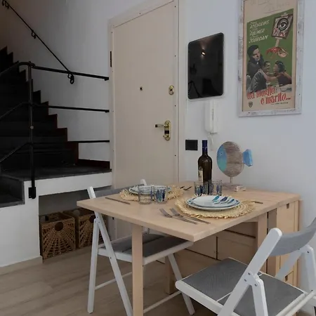 Cinema Suite, Centro, Mare, Vicino Portofino Apartment *