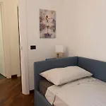 Apartment Cinema *